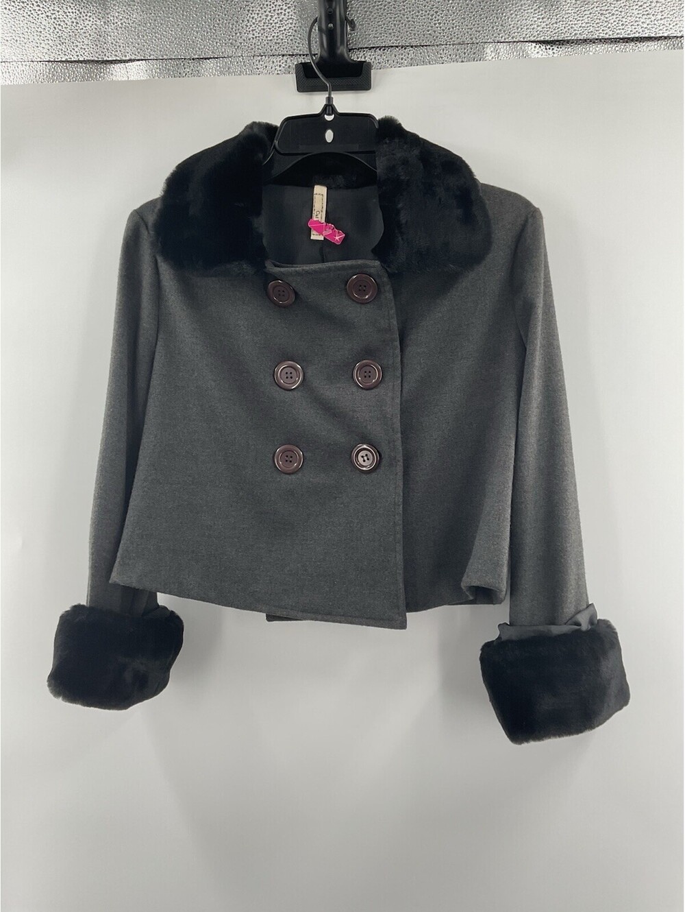 Cat Walk Women’s Short suit jacket fur cuffs and neck line 089